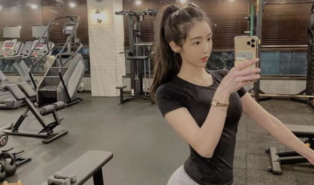 教师健身小姐姐,塑造健康体魄，传递活力教育